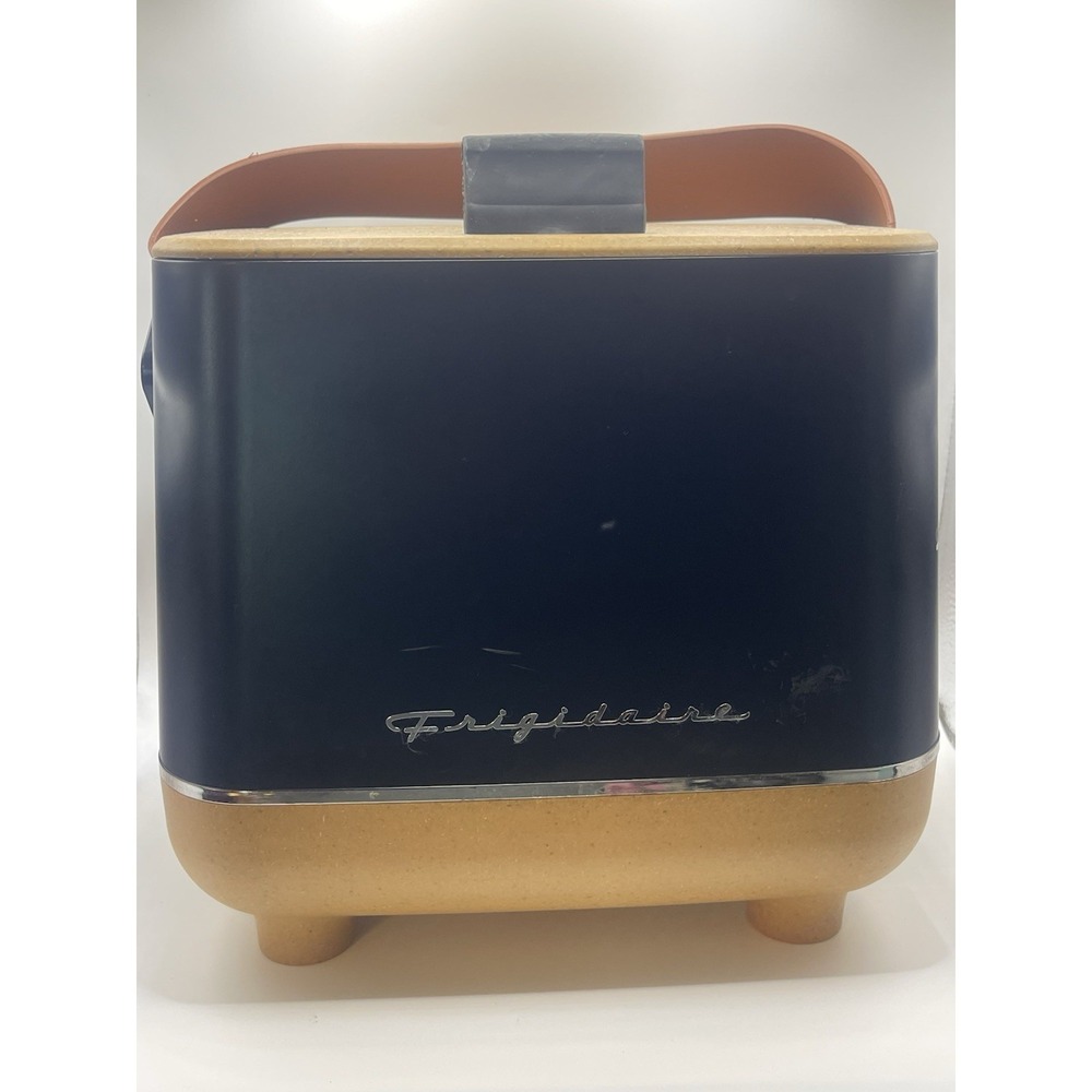 Frigidaire Top-Opening 6-Can Beverage Insulated Retro Mini/Cooler - Cork/Black